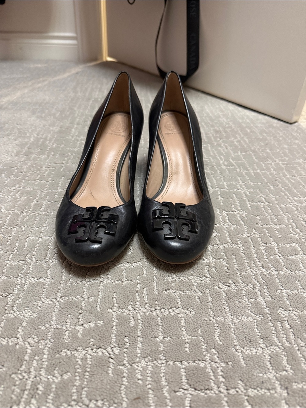 Tory Burch Black Leather Logo Low Heel Pumps